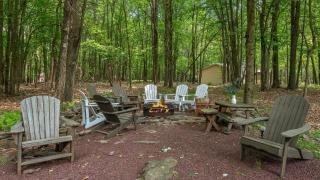 Ridge Retreat by AvantStay Game Room Covered Porch Fire Pit - 6