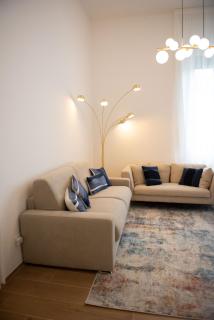 Luxury Leaning Tower Apartment - 9