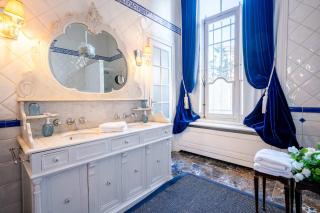 Master Suite Le Monarque Antwerp - 5