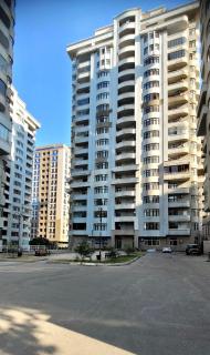 Large 4BR City Apartment in Baku - 9