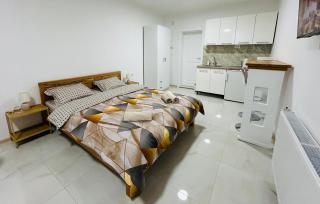 Apartman VIS 2 - 0