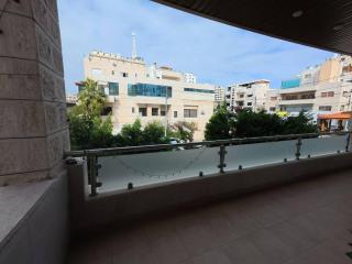 220 sqm 3 BR Um Al Summag, Makka Street - 1