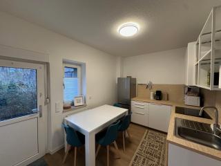Monteurunterkunft in Duisburg für bis zu 8 Personen - komplettes Haus für Sie allein! - 8