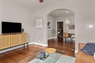 Cozy 1BD1BA in a Great Location for Extended Stay - 2