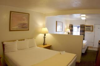 Adventure Inn Durango - 9