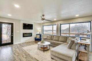 Lake Ozark Luxury Private Dock and Theater Room! - 0