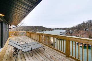 Lake Ozark Luxury Private Dock and Theater Room! - 9