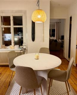 Sekelskiftslägenhet mitt i Visby - 1