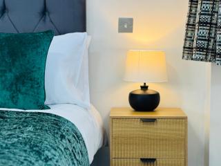 Modern Executive Suite, Central Swindon - 0
