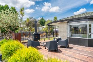 Park at Lake Central - Taupo - 9