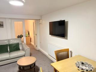 1 Luxe Bed Apt GView Derby City - 5