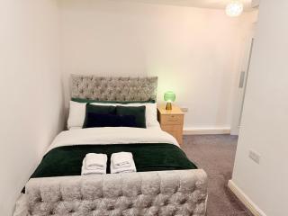 1 Luxe Bed Apt GView Derby City - 6