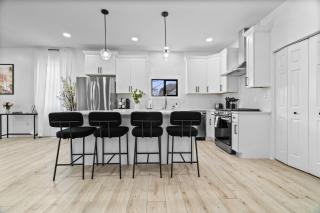 Stylish 4BR Retreat Minutes from Downtown Indy - 4
