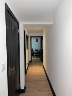 Sapphire 2 Bed Apartment -Free Parking-Walk to Station-WA1 - 5