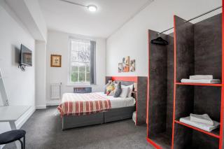 Luxury Apartment with Bar, Parking and Pool Table & More - 4