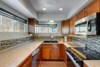 Hike, Bike & Ski! Cozy Anchorage Townhome - 1