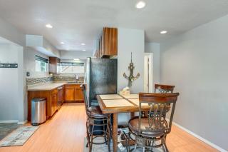 Hike, Bike & Ski! Cozy Anchorage Townhome - 2