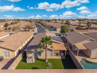Spacious 3BR Home Patio Grill Sleeps 6 DT - 0