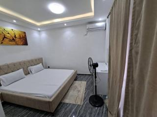 Palm Grove Estate - 8