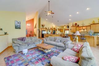 Hot Tub and Games Galore! Greers Ferry Lake Home - 5