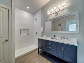 Pelican Beach House with 6-seater Golf Cart and private POOL! - 4