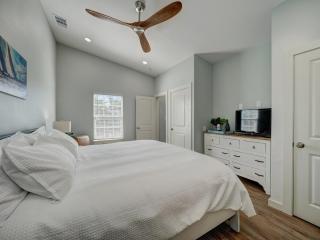 Pelican Beach House with 6-seater Golf Cart and private POOL! - 5