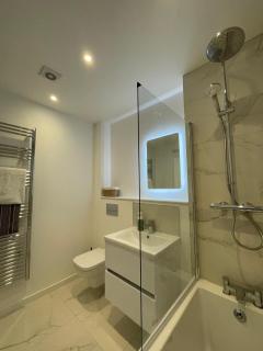 Riverbank Retreat - 6