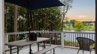 Nittany Cabin by AvantStay Lakefront View Firepit - 7