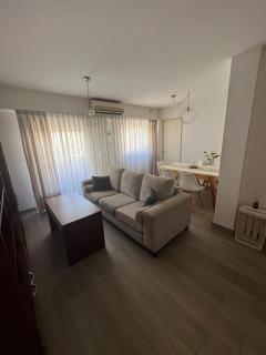 Depto 2 amb con balcon, muy buena ubicacion - 0