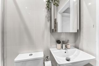 Beautiful 2 Bedroom Home In Bristol - 6