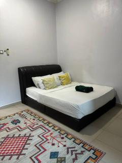 2 Storey 5 Room Semi-D Homestay Nilai and KLIA, F1 Sepang with Pool - 1