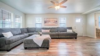 Near Beach Dining in Golf Cart Zone Private Balcony Salty Sunshine B - 4