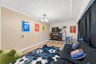 Ultimate FIFA House 5BR with Games - 0