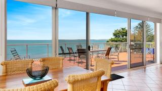 Cowes Beachfront Penthouse - 0