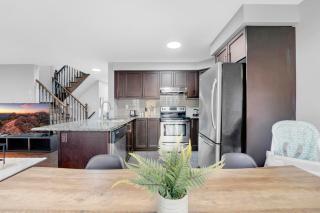 Entire2Storey with Trampoline, PingPong, 65 inch TV and EnclosedYard - 2