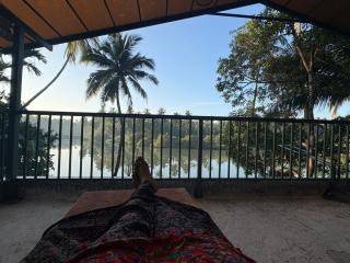 Serene riverside retreat - 7