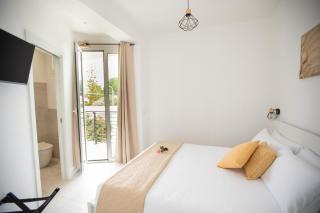 Golden Bay Appartments - 2