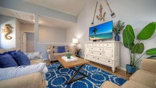 Walk to Beach Heated Pool Access Golf Cart Zone Carpe Beach Bum by AvantStay - 7