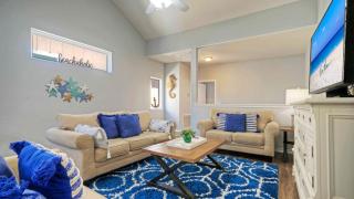 Walk to Beach Heated Pool Access Golf Cart Zone Carpe Beach Bum by AvantStay - 6