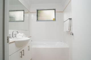 Blue Water Views 3 & Free buggy - Hamilton Island - 1