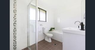 Sizable 4BDR Modern Home Denman - 5