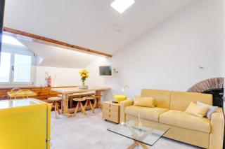 Alassio Lemon & Salt Seafront Apartment with Amazing Terrace - Prime Central Beach Location - 3
