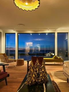 Toppleilighet Ved Havnen I Åkrehamn - 1