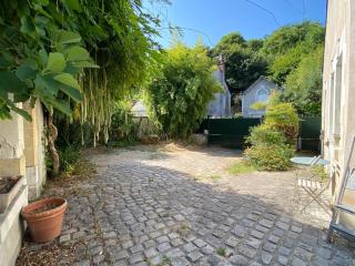 Charmant studio neuf sous les toits - 3