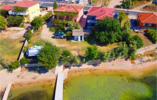 Beautiful Apartment In Dinjiska With Wifi - 1