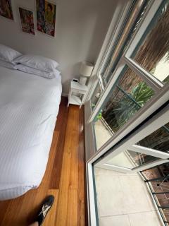 Beachside Escape in St Kilda - Free Wifi - 9