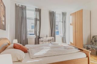 Lovely 3BR Shared Apt Near Belvedere Great for Long Stays - 1