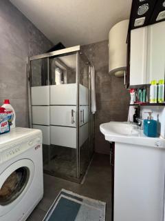 Chic Apartment in Heart of City - 8