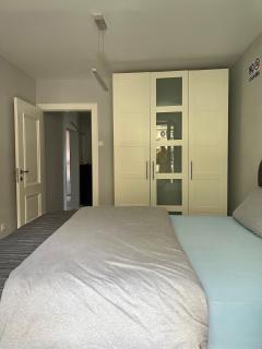 Chic Apartment in Heart of City - 5