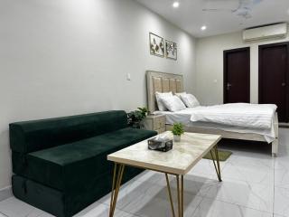 Studio Apartment in B17 Free WiFi & Parking - 0